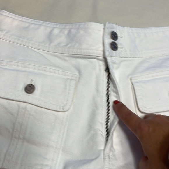 Gap 4” high rise stride shorts - Picture 4 of 5